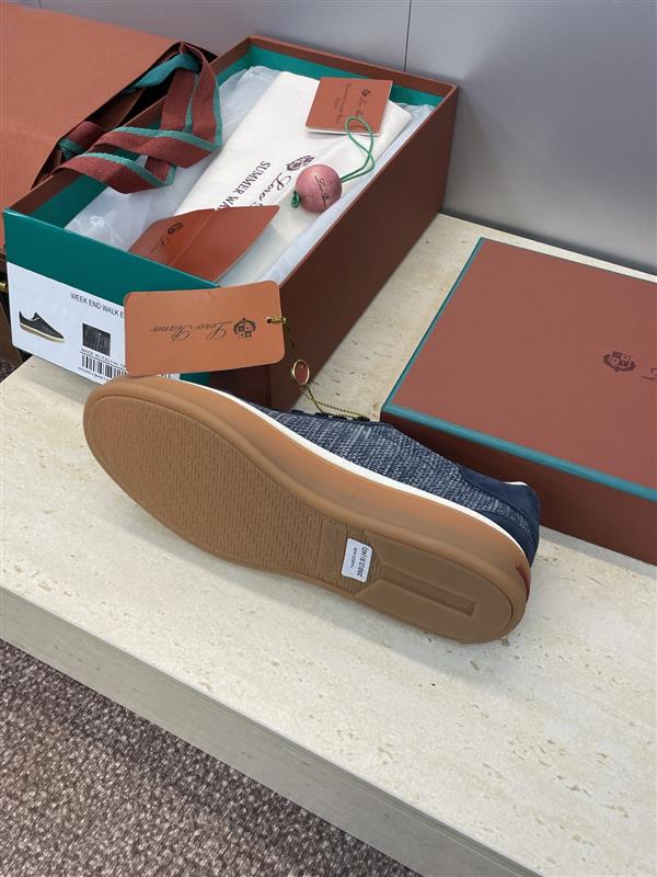 2025112815365675 320